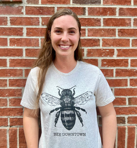 Bee Downtown Bee Tshirt in Oatmeal
