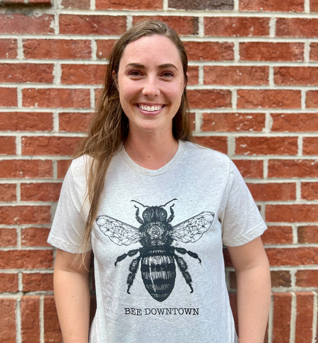 Bee Downtown Bee Tshirt in Oatmeal